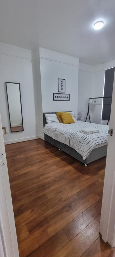 Cricklewood Broadway Guest Home London Exterior foto